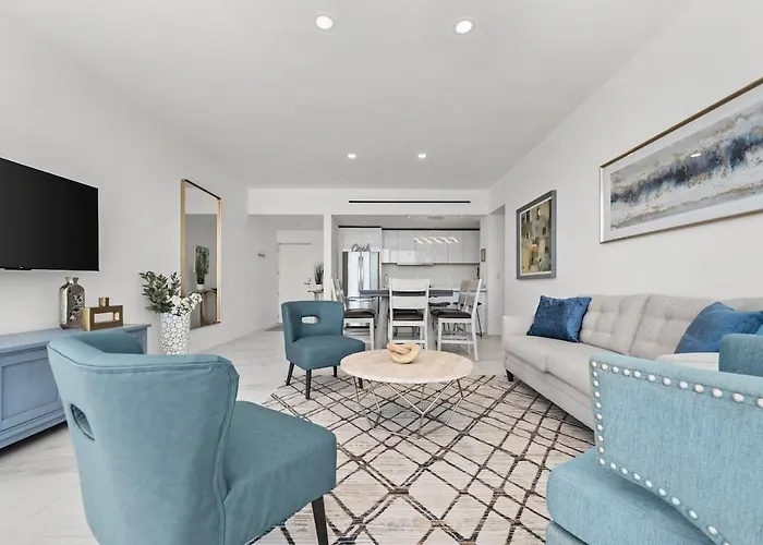 Great Location 3br Walk To & Downtown Apartment *