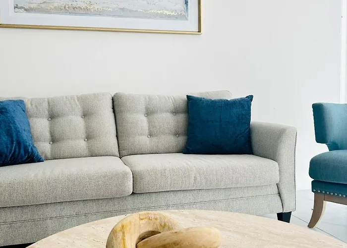 Apartment Great Location 3br Walk To & Downtown
